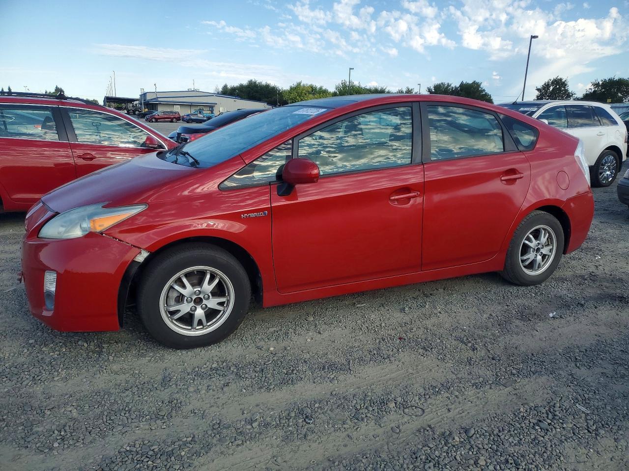 2010 Toyota Prius IV, VIN JTDKN3DU0A5119891 — Front end