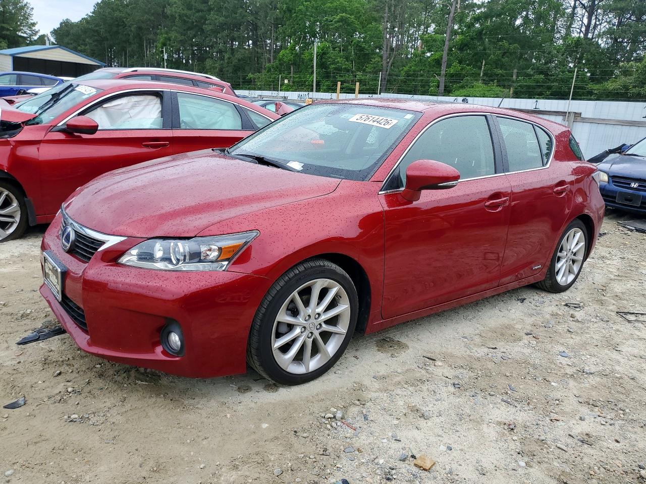 2011 Lexus CT 200h Premium, VIN JTHKD5BH0B2040971 — Front end