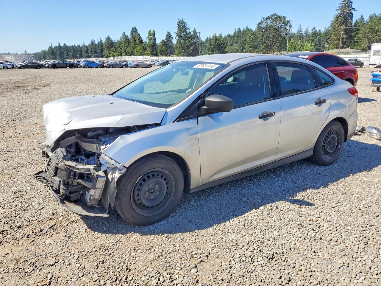2018 Ford Focus S, VIN 1FADP3E27JL304800 — Перед