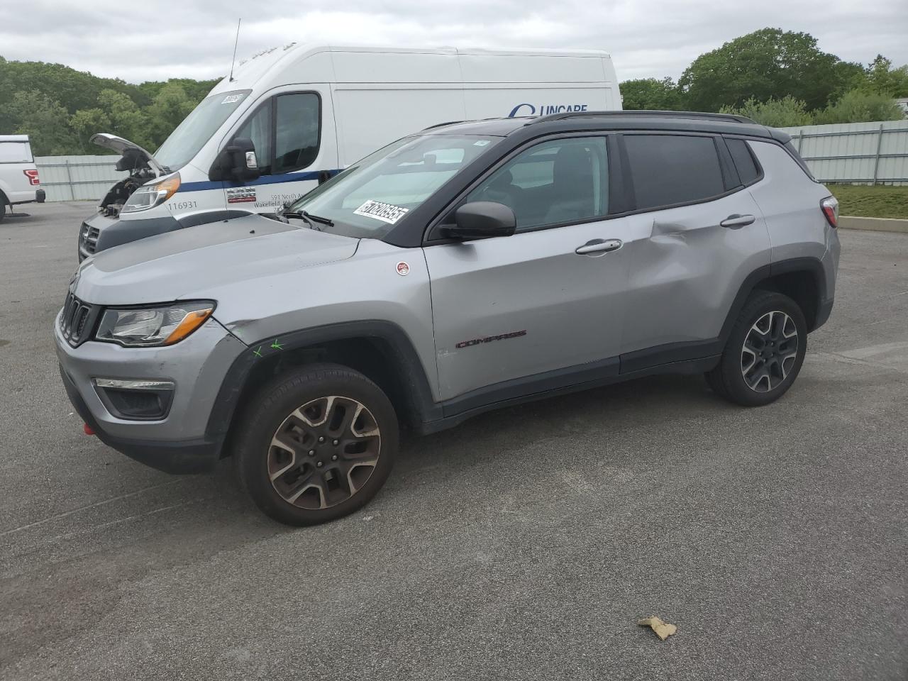 2021 Jeep Compass Trailhawk, VIN 3C4NJDDBXMT565063 — Side