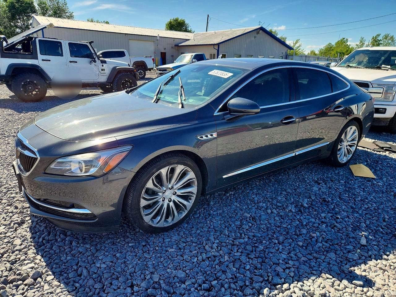 2017 Buick LaCrosse Premium, VIN 1G4ZR5SS1HU187192 — Side