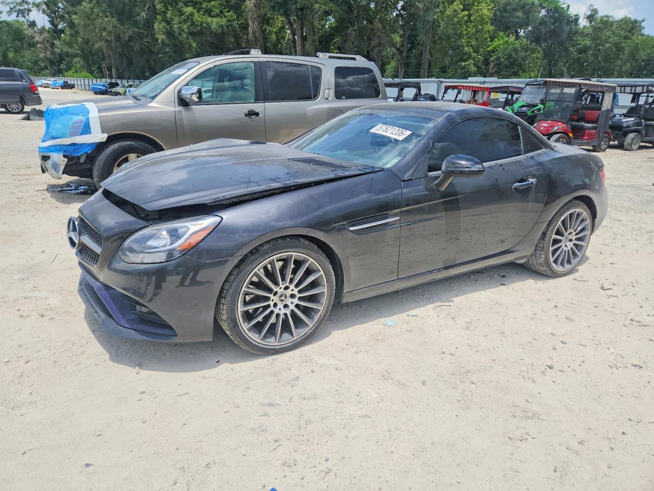 2019 Mercedes-Benz SLC 300, VIN WDDPK3JA8KF156939 — Front end