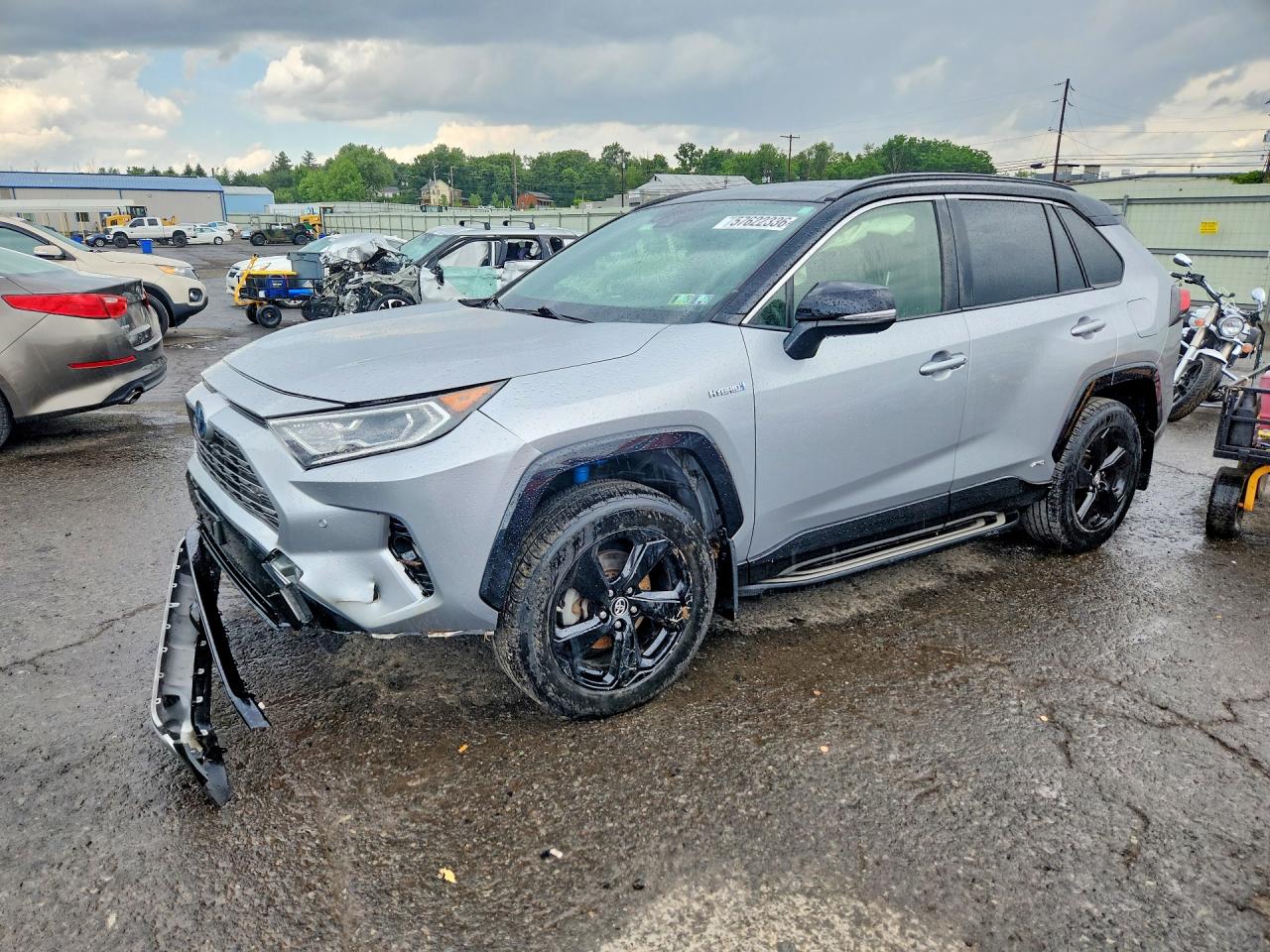 2019 Toyota RAV4 Hybrid XSE, VIN JTMEWRFV6KJ006846 — Front end