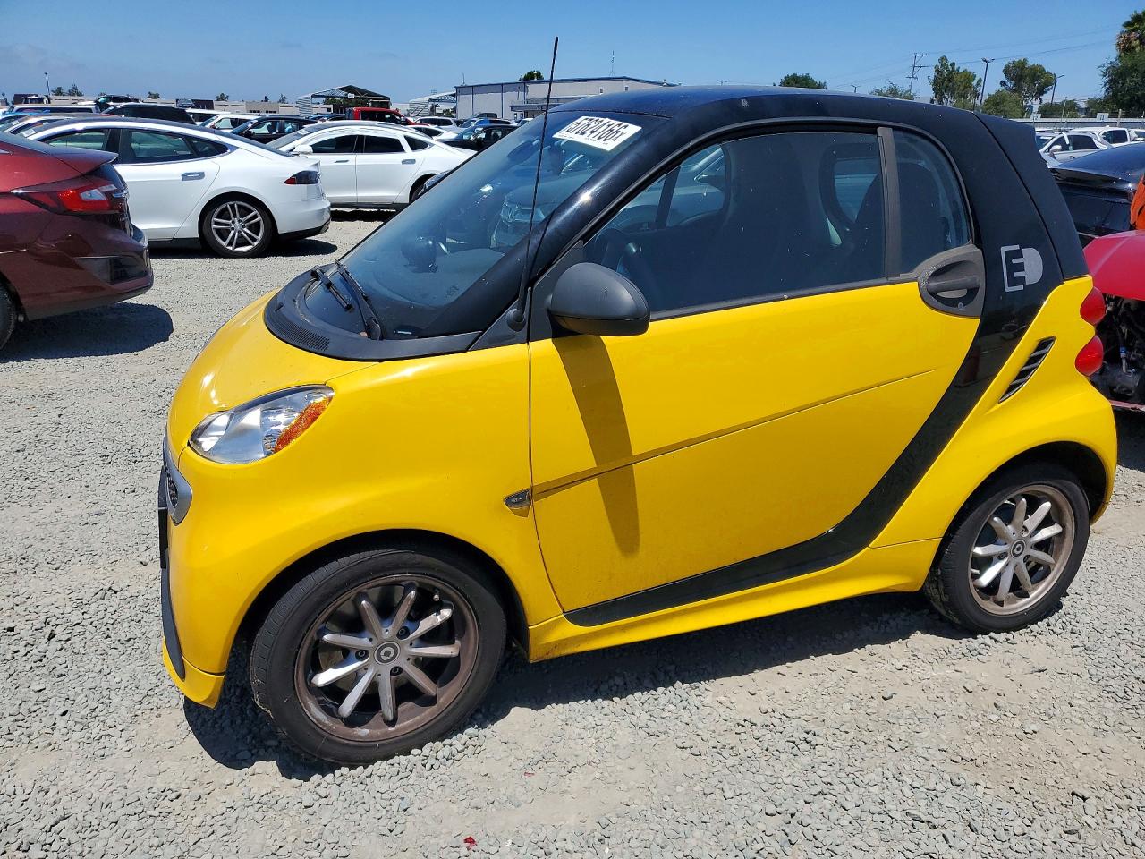2016 Smart fortwo Passion, VIN WMEEJ9AAXGK843380 — Minor dents and scratches