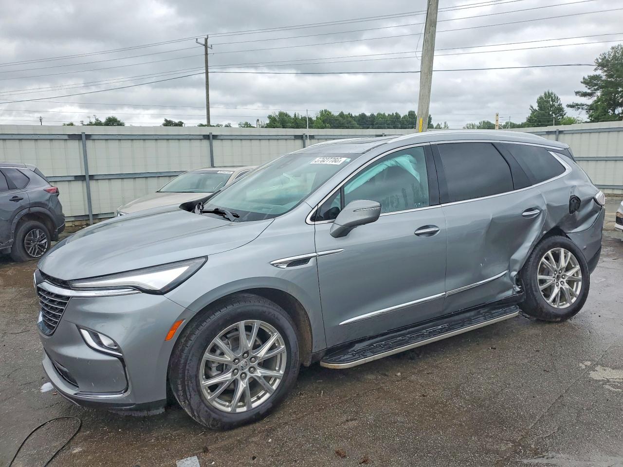 2023 Buick Enclave Premium, VIN 5GAERCKW7PJ176399 — Side