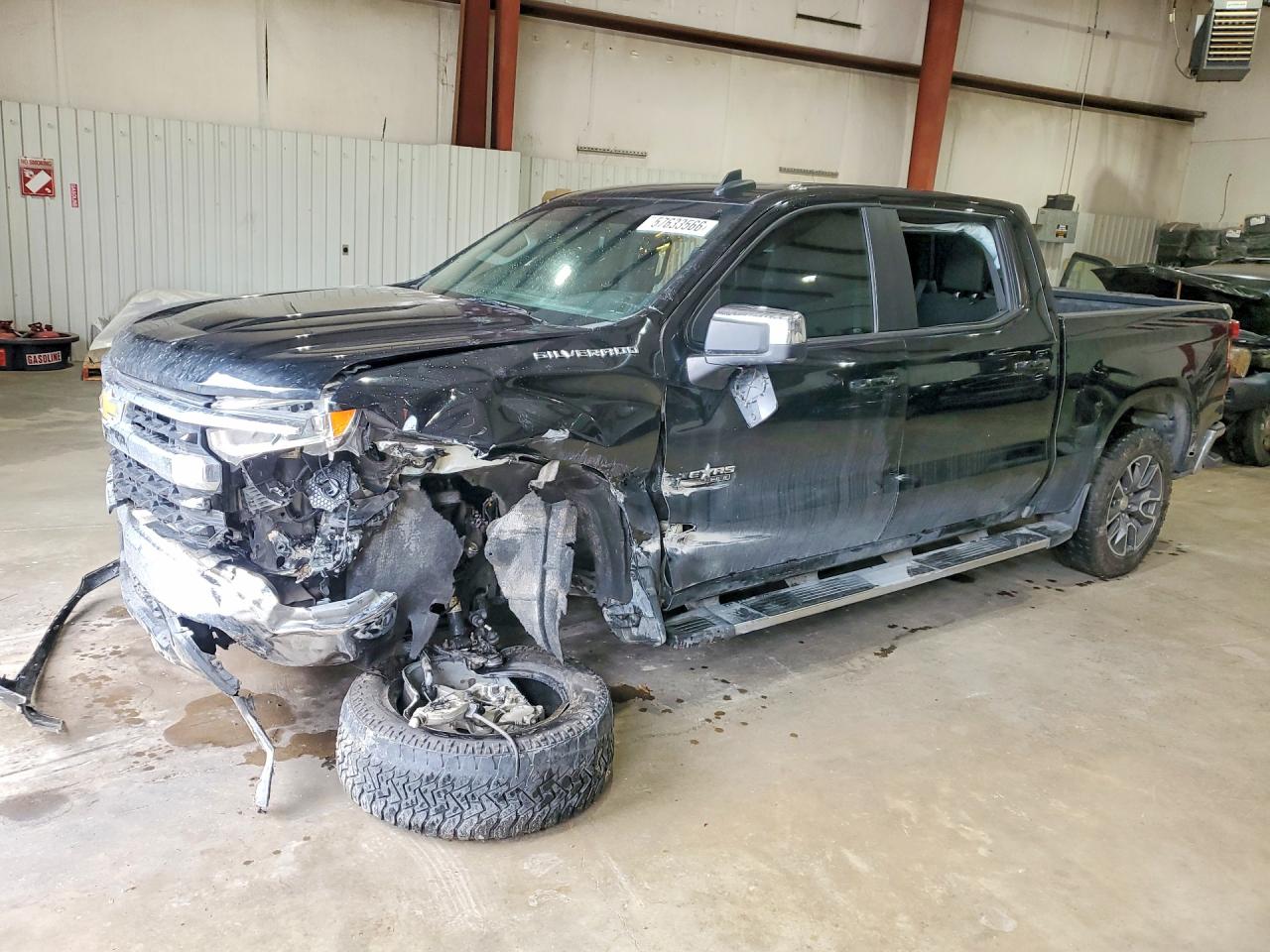 2022 Chevrolet Silverado 1500 LT, VIN 3GCPACEK9NG528887 — Front end