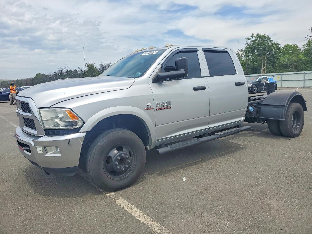 2015 Ram 3500 Tradesman, VIN 3C7WRTCL9FG592898 — Зад