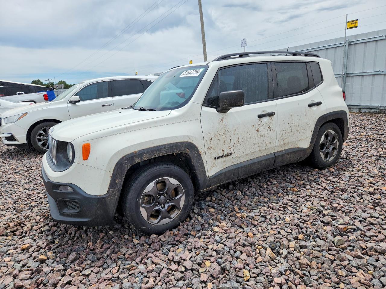 2017 Jeep Renegade Sport, VIN ZACCJAAB7HPF51709 — Зад