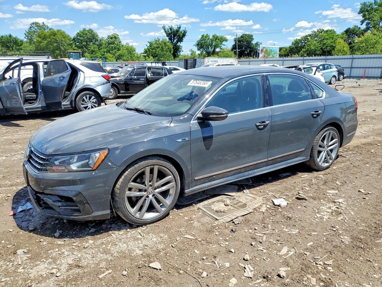 2017 Volkswagen Passat R-Line, VIN 1VWDT7A36HC039273 — Front end