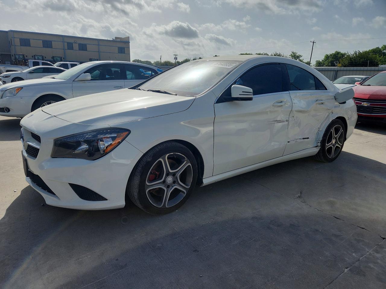 2014 Mercedes-Benz CLA 250, VIN WDDSJ4EB0EN041851 — Side