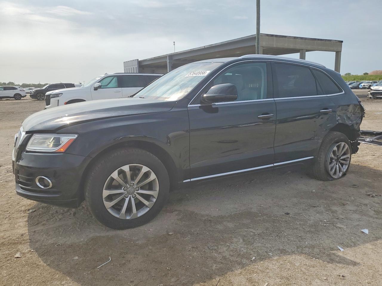 2016 Audi Q5 Premium, VIN WA1C2AFP8GA025793 — Rear end
