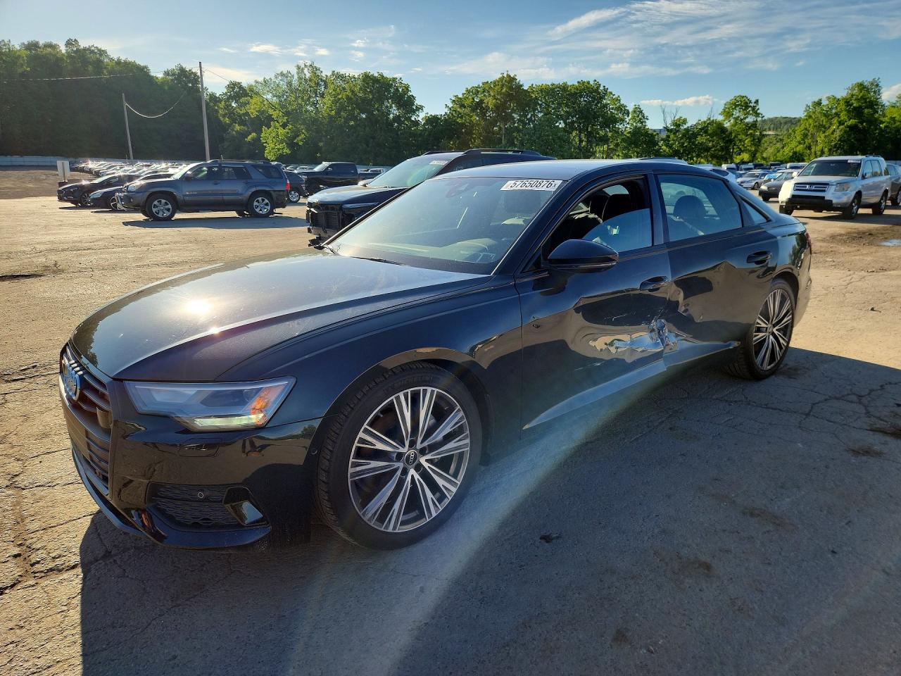 2023 Audi A6 Premium, VIN WAUD3BF2XPN037029 — Бок