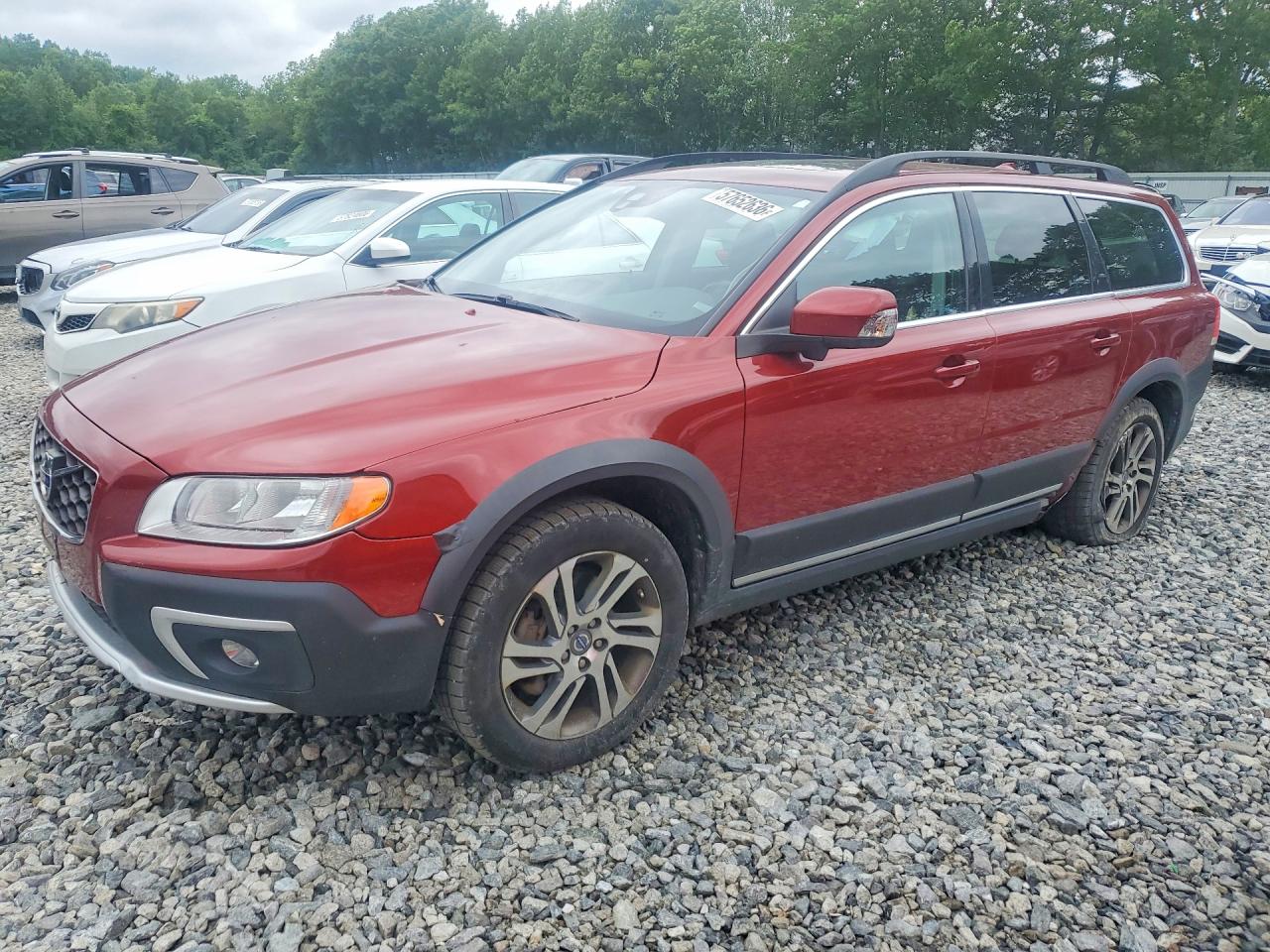 2015 Volvo XC70 T5 Drive-E Premier, VIN YV440MBK9F1212256 — Side