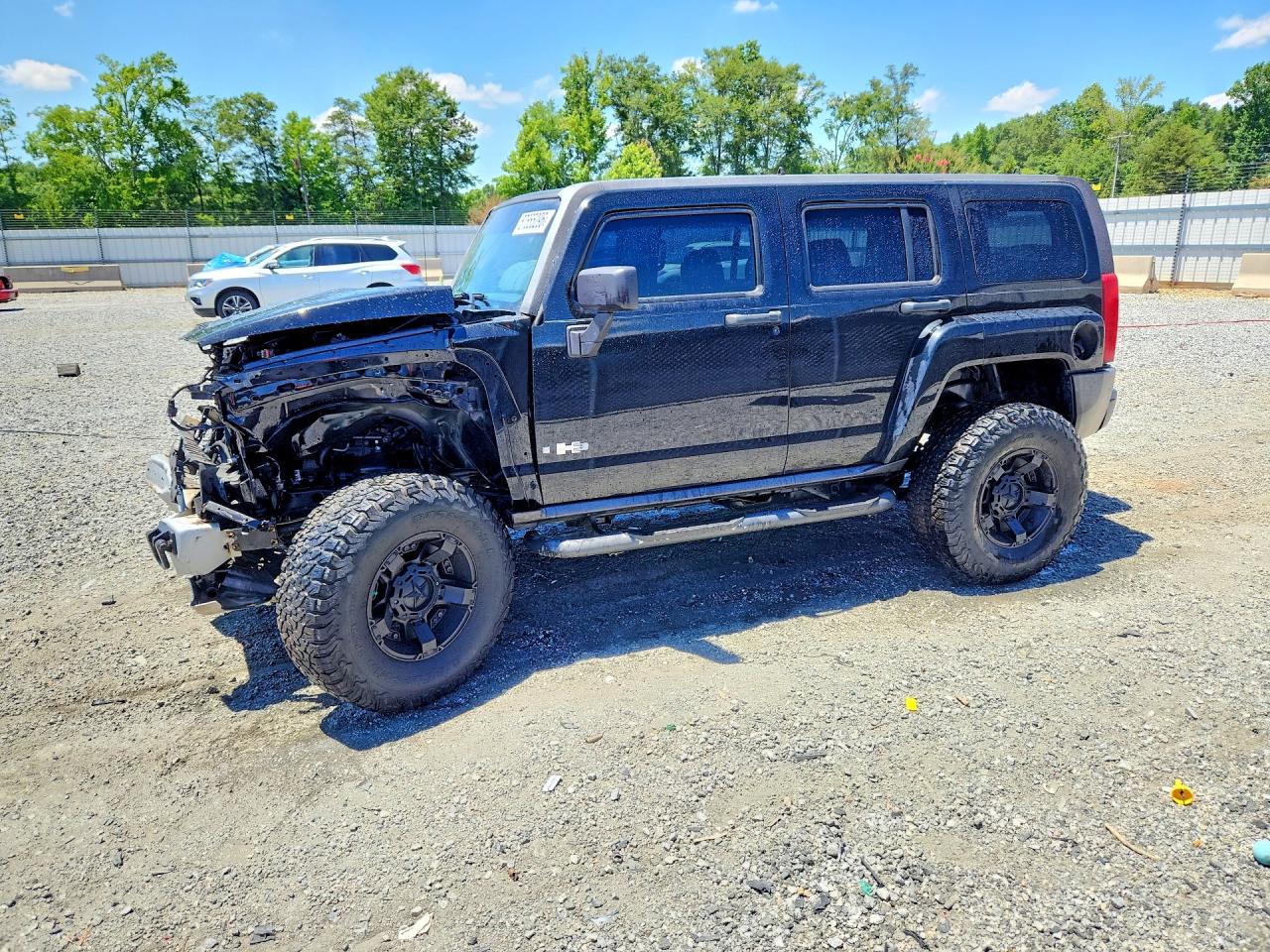 2006 Hummer H3, VIN 5GTDN136768153048 — Front end