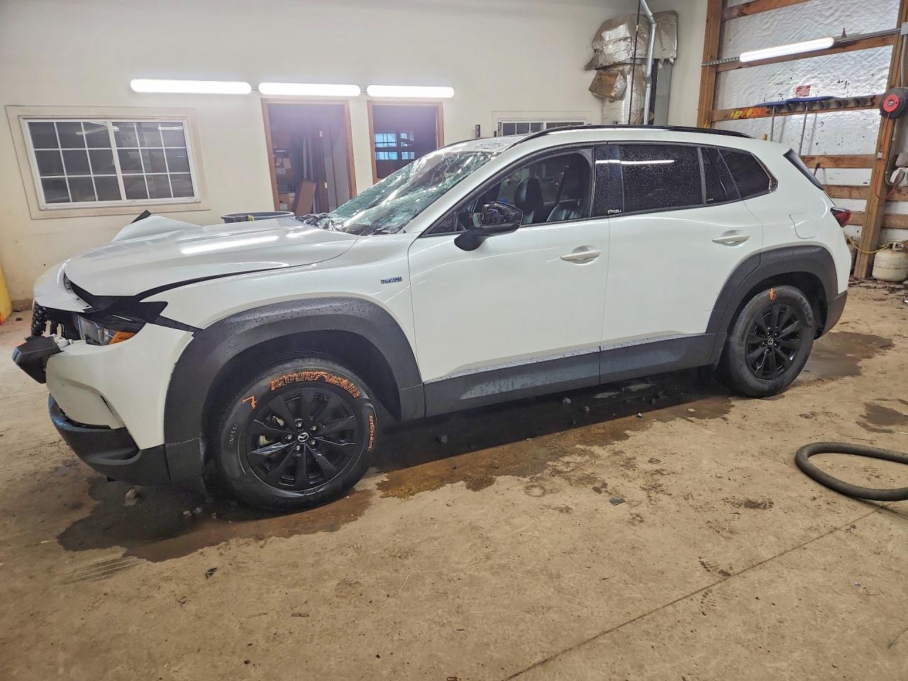 2025 Mazda CX-50 Hybrid Premium Package, VIN 7MMVAADW7SN131665 — Front end
