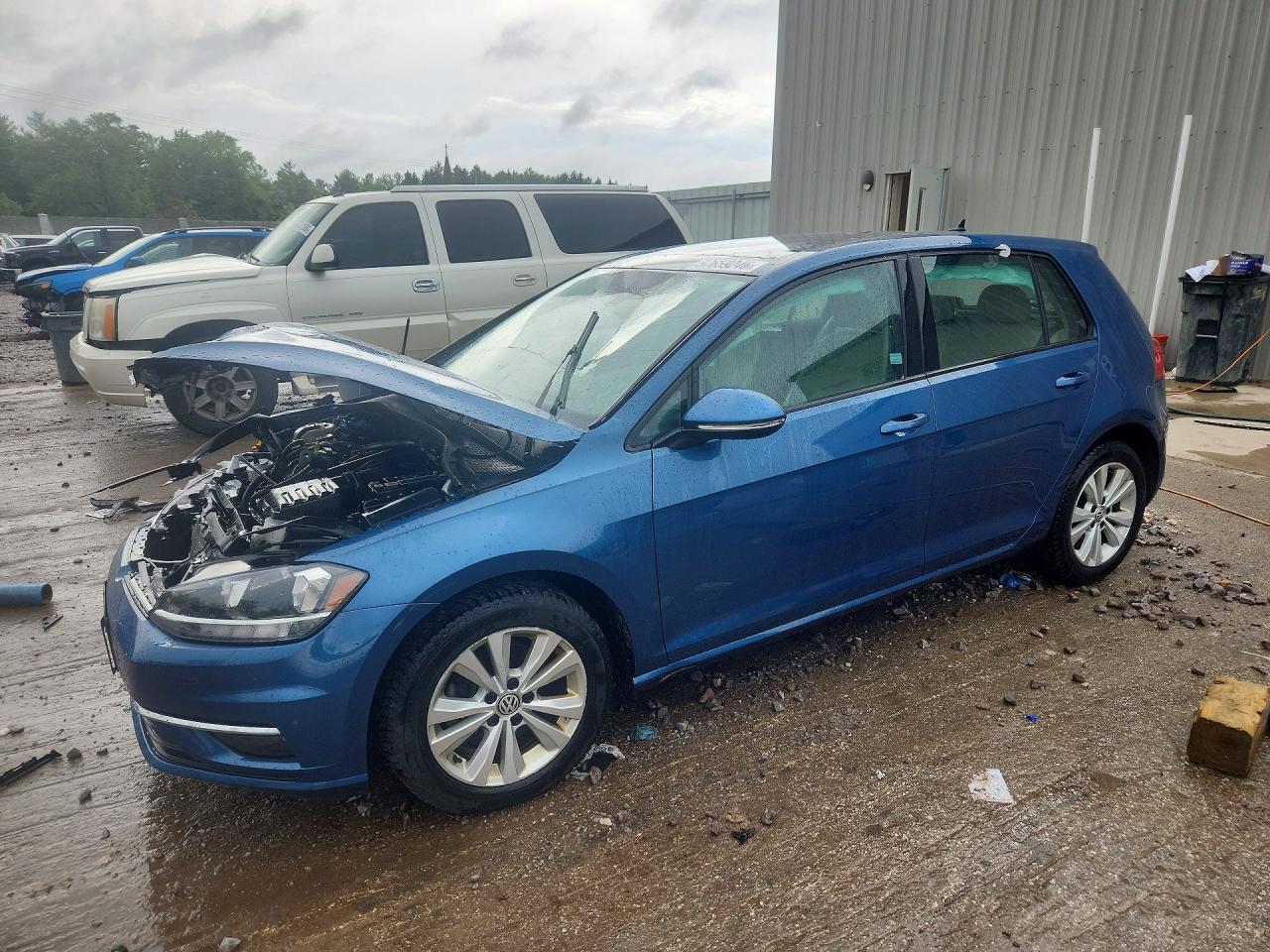 2019 Volkswagen Golf S, VIN 3VWW57AU7KM030910 — Front end