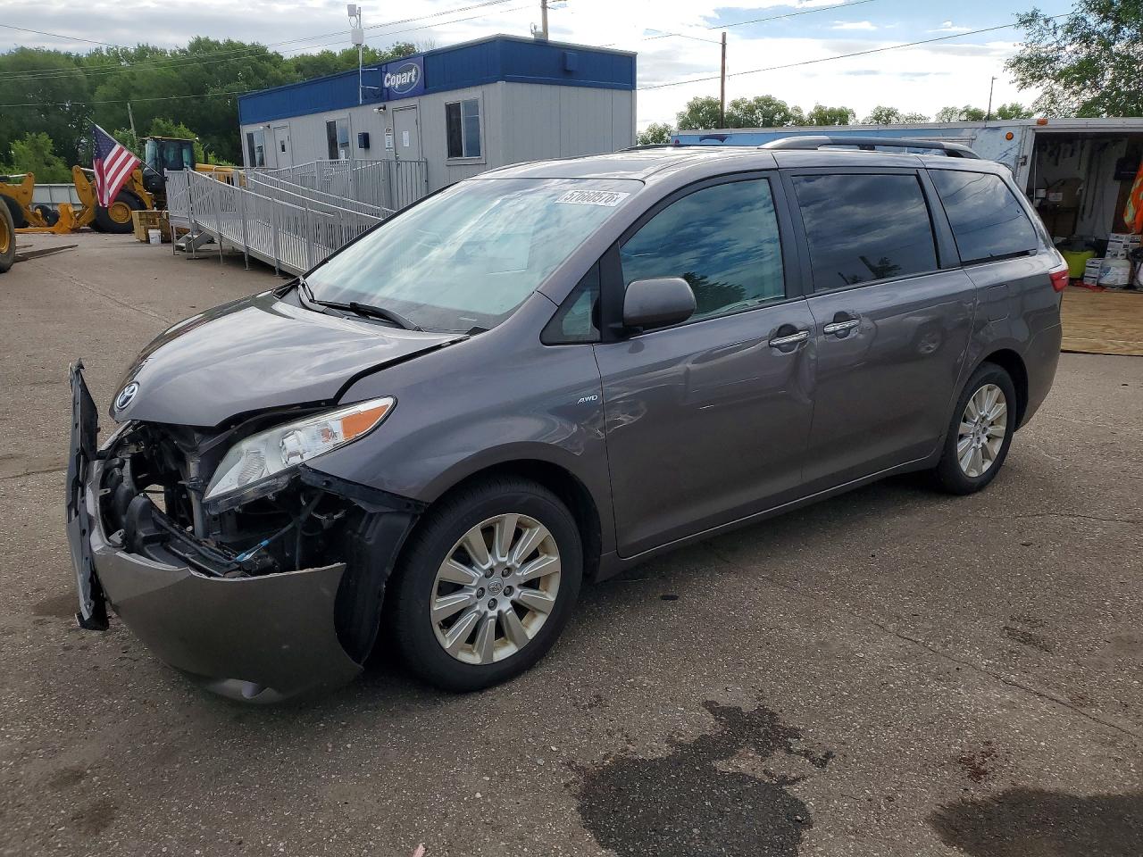 2016 Toyota Sienna XLE, VIN 5TDDK3DC8GS142816 — Front end