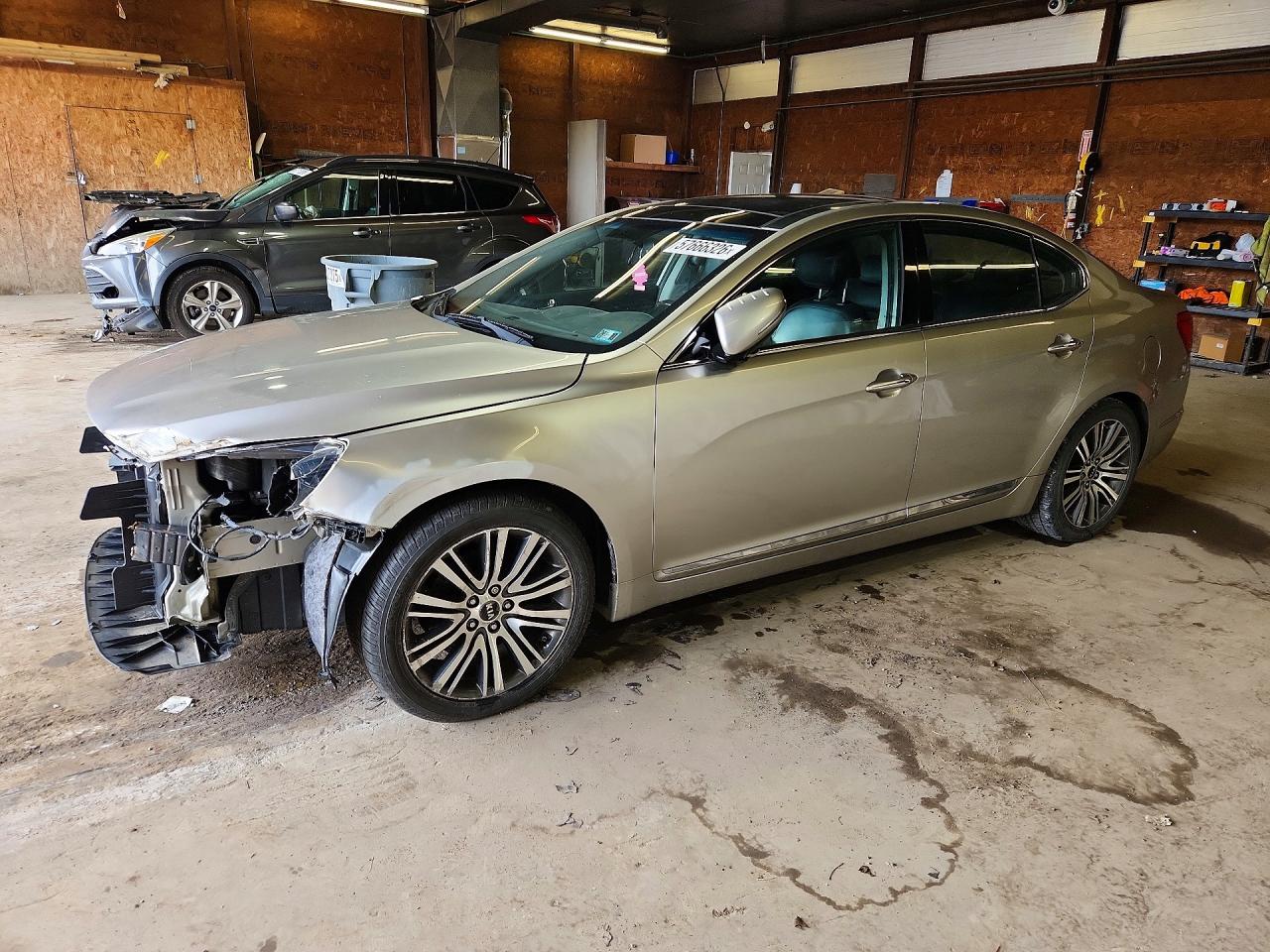 2014 Kia Cadenza Premium, VIN KNALN4D71E5121480 — Front end