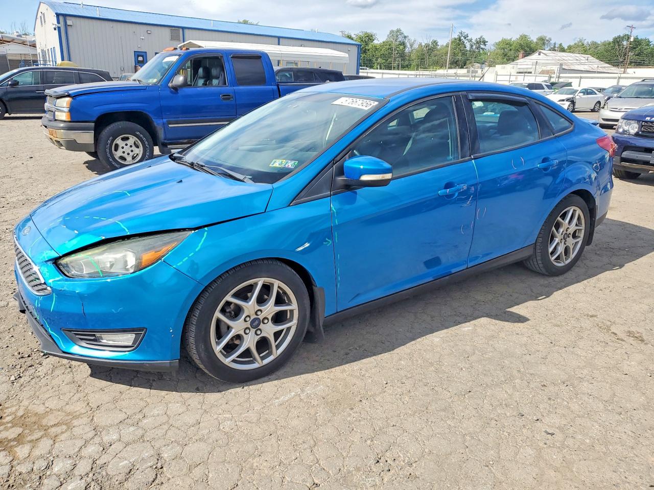 2015 Ford Focus SE, VIN 1FADP3F29FL229359 — Front end