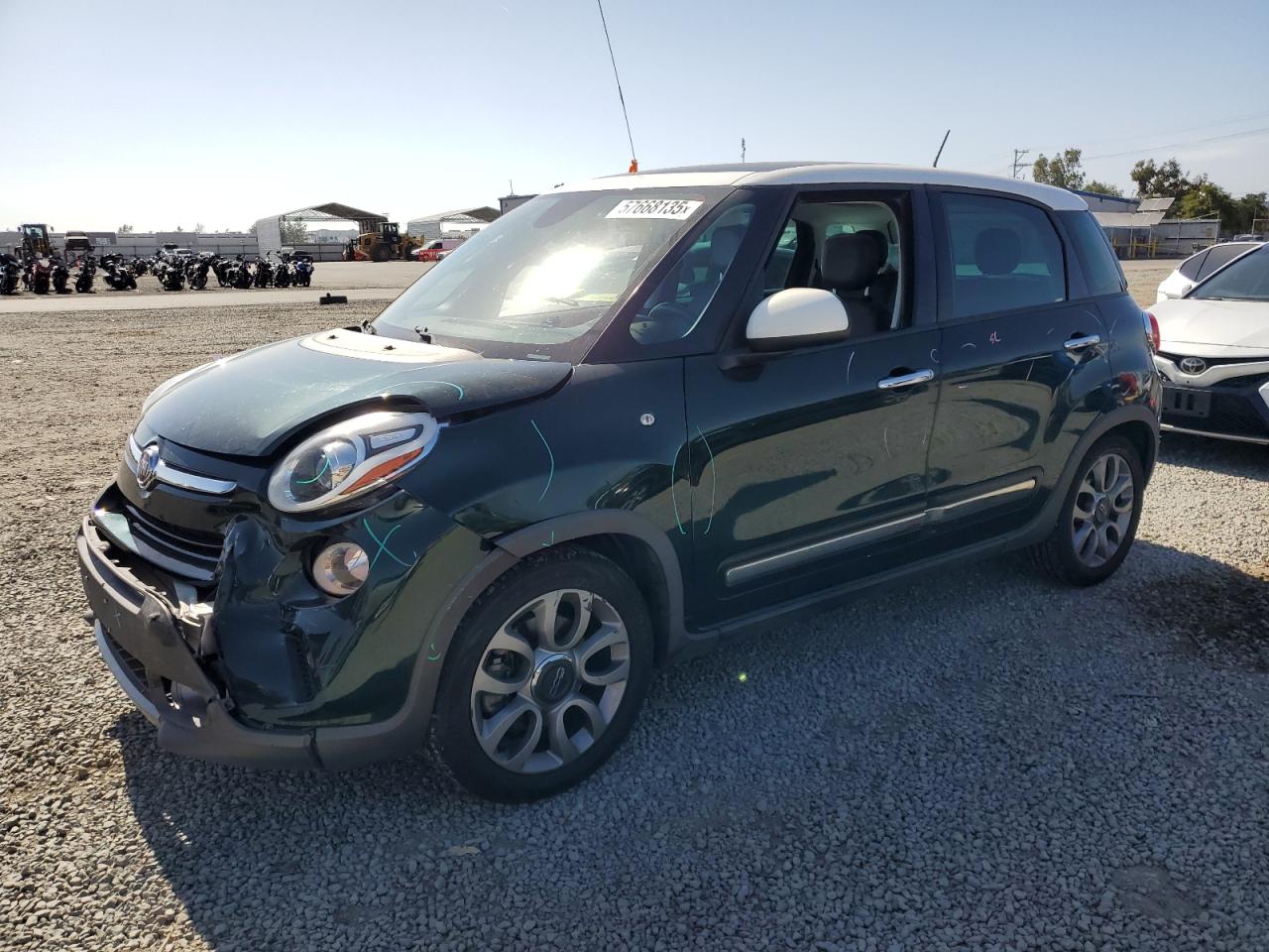 2016 FIAT 500L Trekking, VIN ZFBCFADH1GZ037438 — Front end
