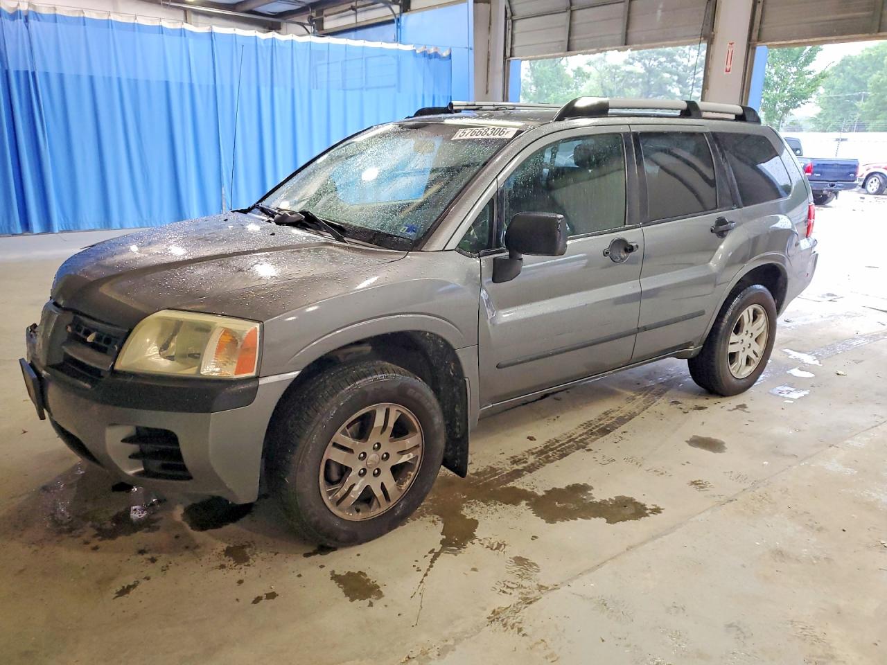 2005 Mitsubishi Endeavor LS, VIN 4A4MM21S85E006438 — Front end