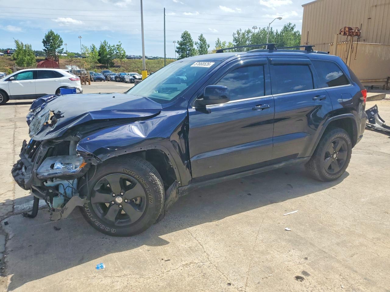 2011 Jeep Grand Cherokee Laredo, VIN 1J4RS4GG1BC545261 — Front end