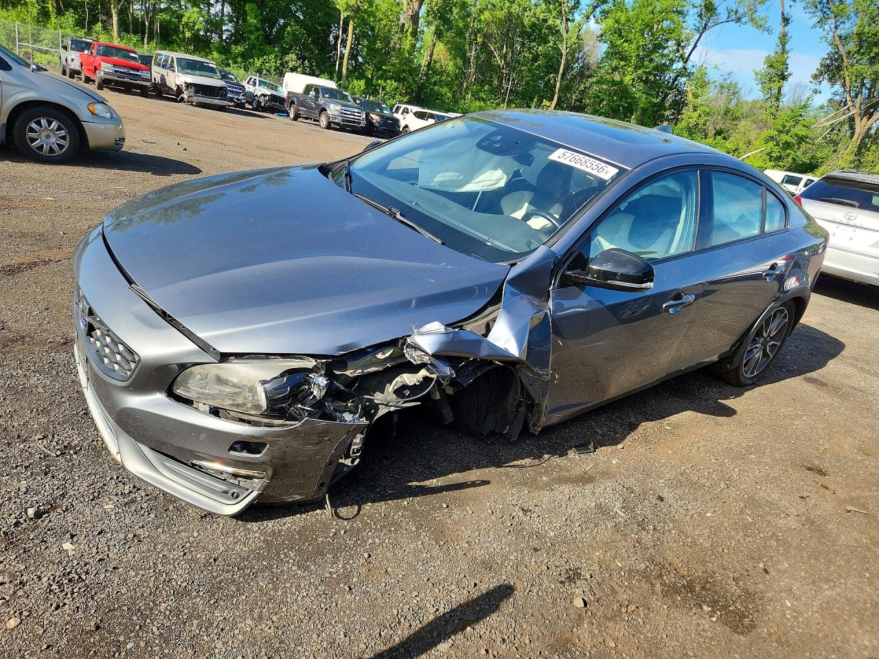 2016 Volvo S60 T5 Platinum, VIN YV4612UM8G2001375 — Front end