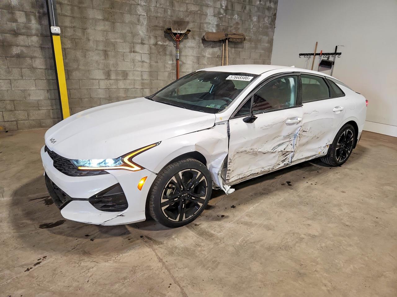 2023 Kia K5 GT-Line, VIN 5XXG64J23PG216342 — Side