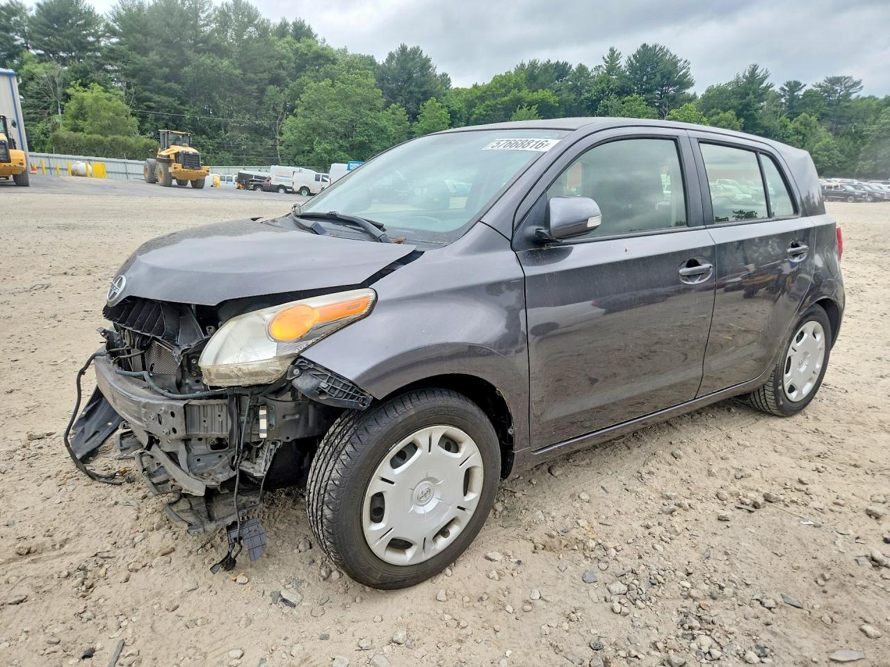 2014 Scion xD, VIN JTKKUPB48E1045185 — Front end