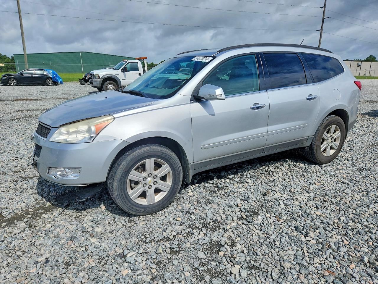 2010 Chevrolet Traverse 1LT, VIN 1GNLRFED6AS145283 — Front end