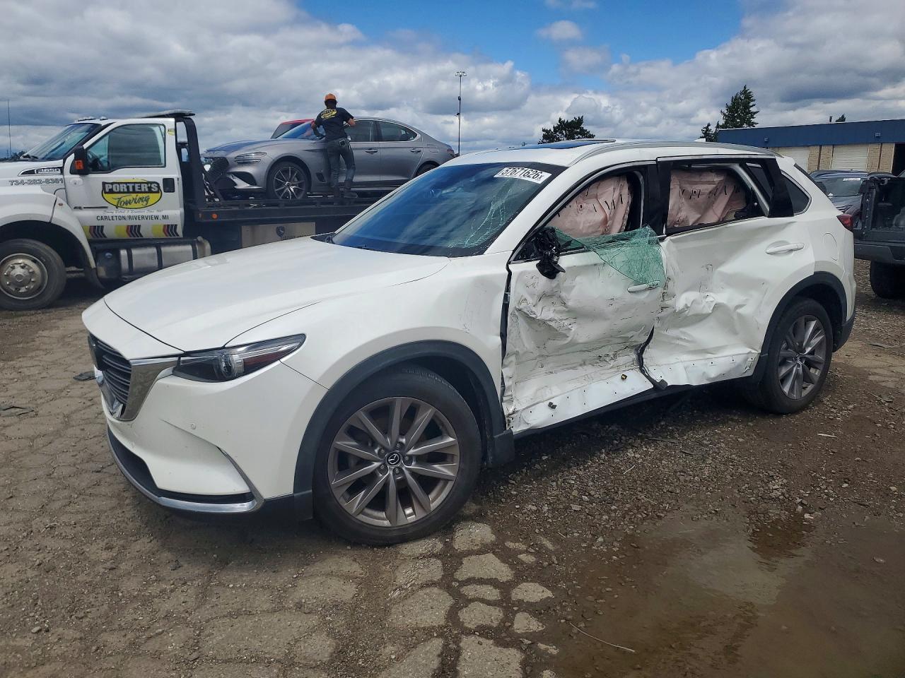 2020 Mazda CX-9 Grand Touring, VIN JM3TCADY4L0405932 — Бок
