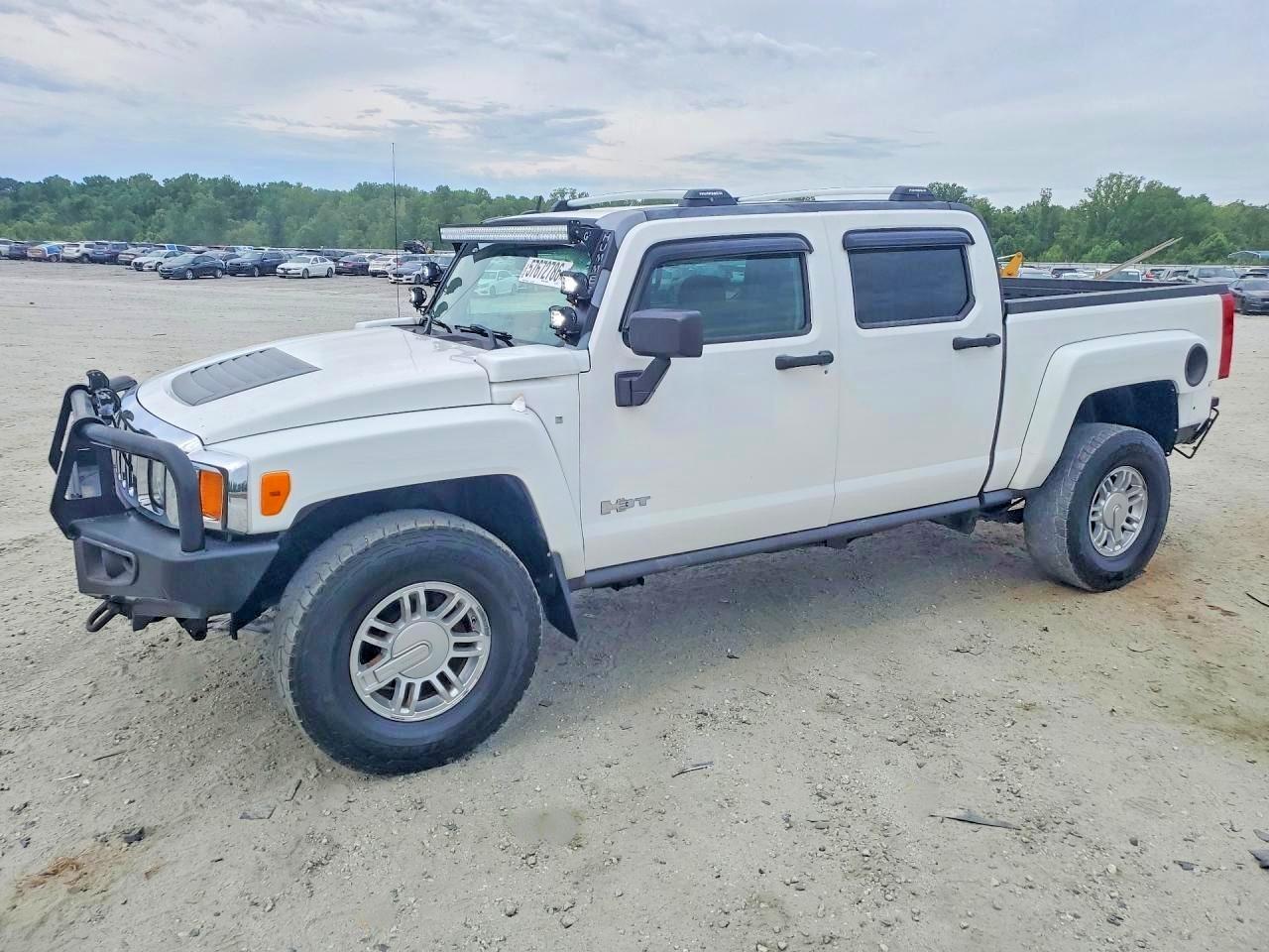 2009 Hummer H3 H3T, VIN 5GNEN13E798125029 — Rear end