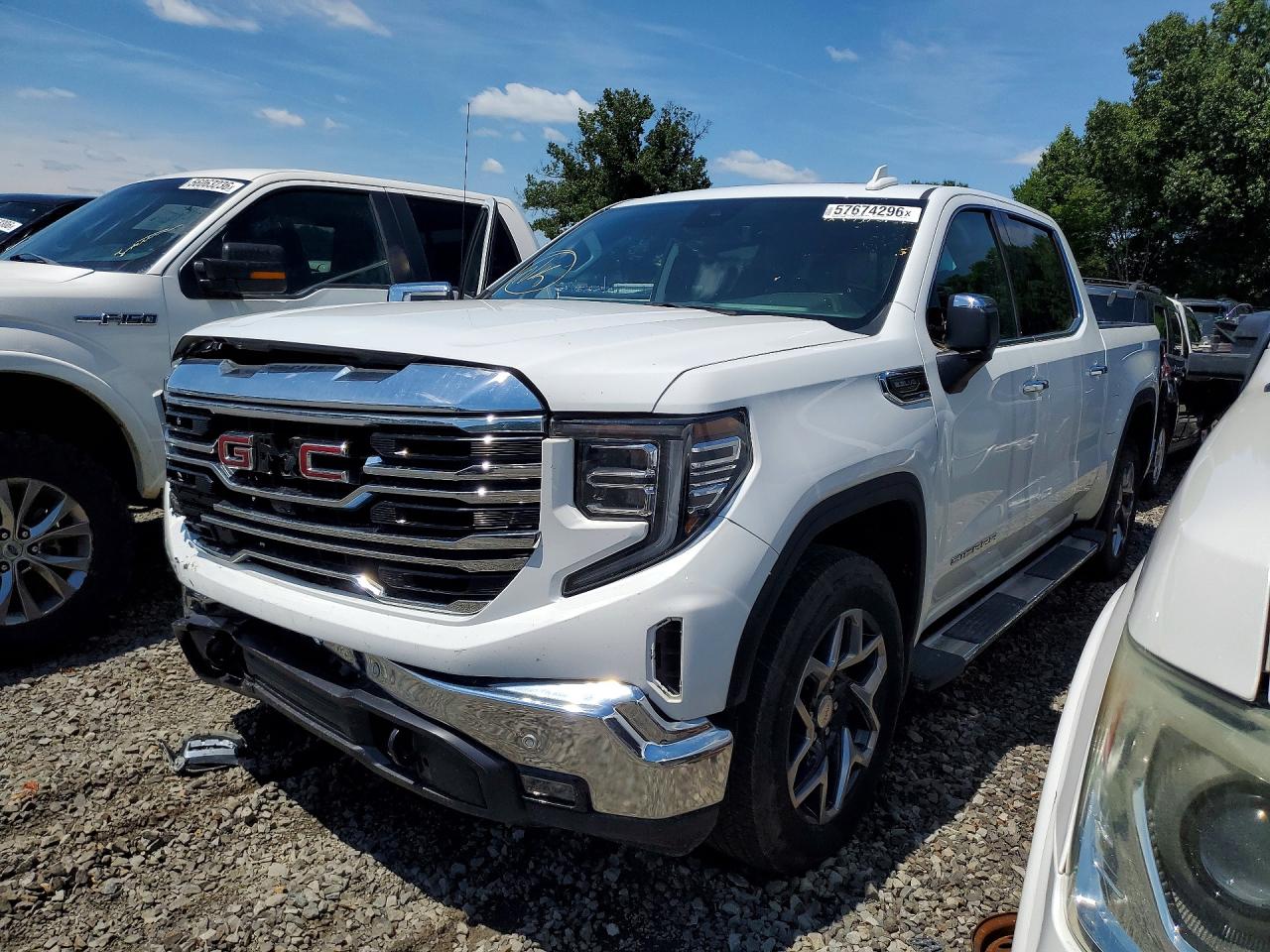 2025 GMC Sierra 1500 SLT, VIN 3GTPHDED4SG300701 — Front end
