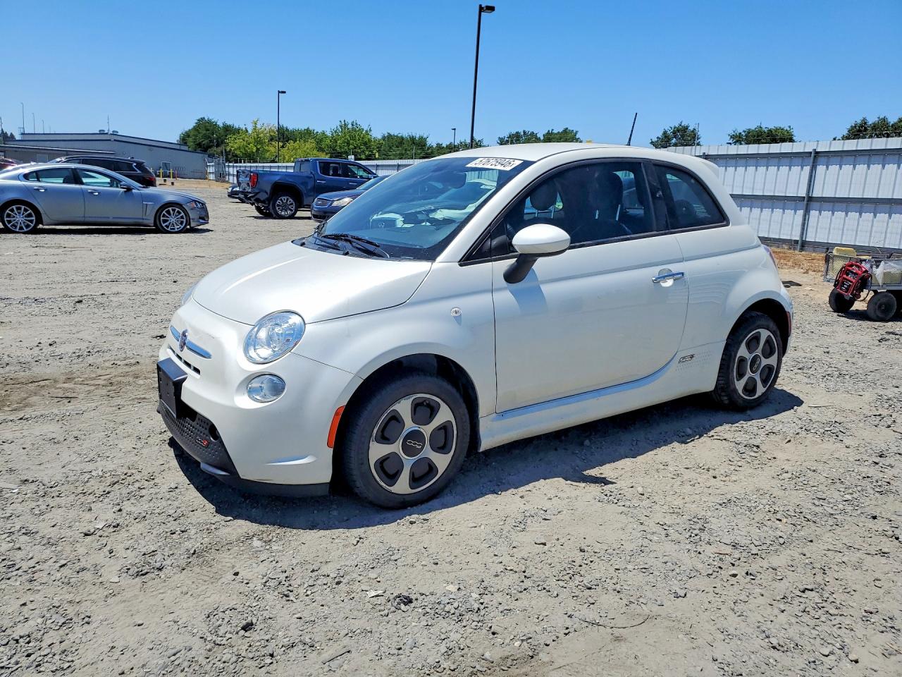 2017 FIAT 500e, VIN 3C3CFFGE5HT699340 — Normal wear