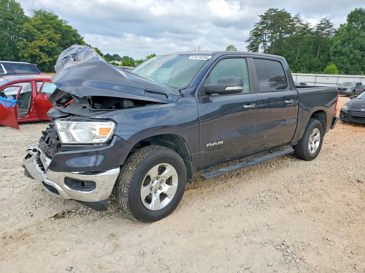2020 Ram 1500 Big Horn, VIN 1C6SRFFT8LN382957 — Front end