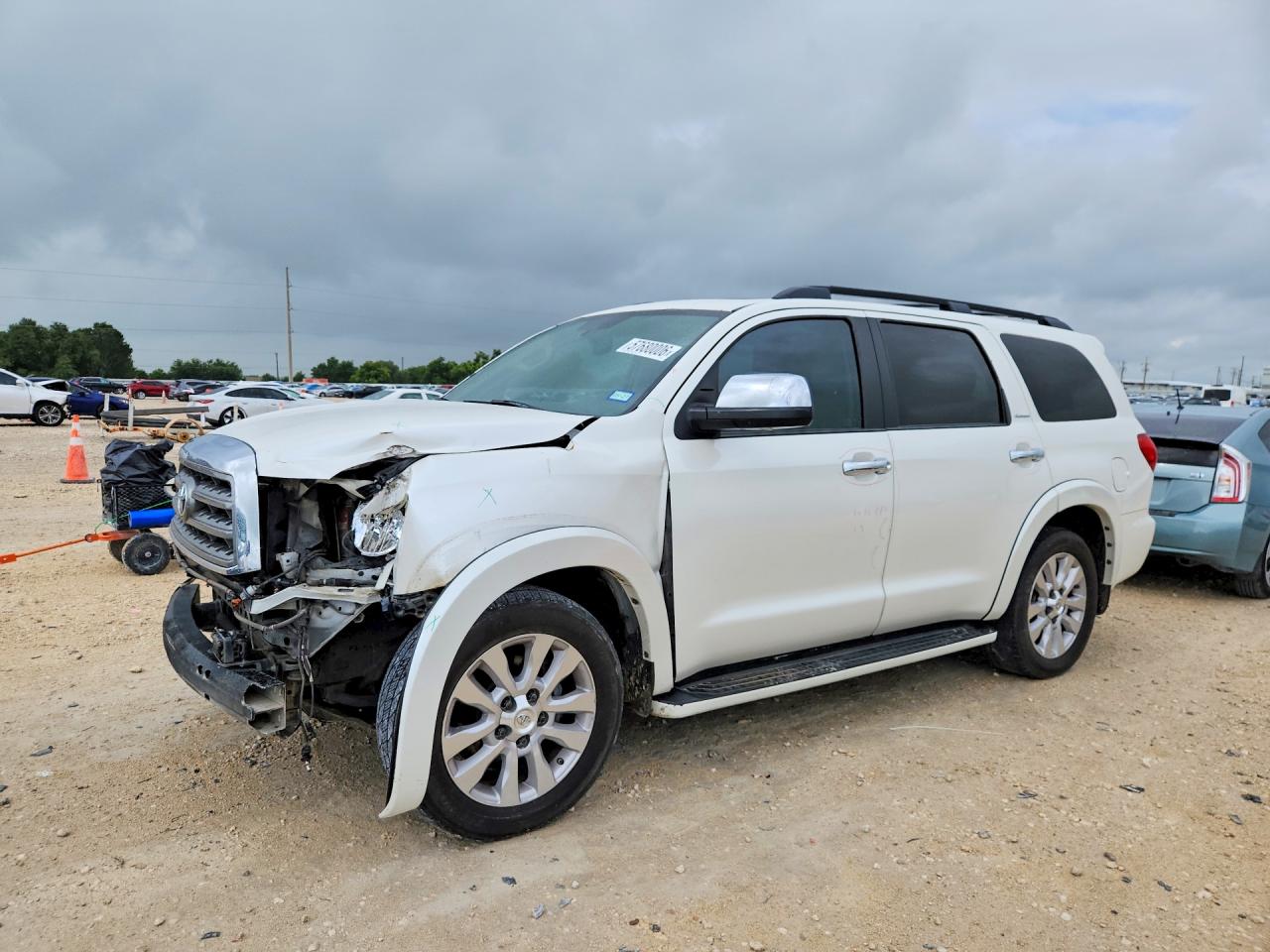 2015 Toyota Sequoia Platinum, VIN 5TDYY5G18FS057950 — Перед