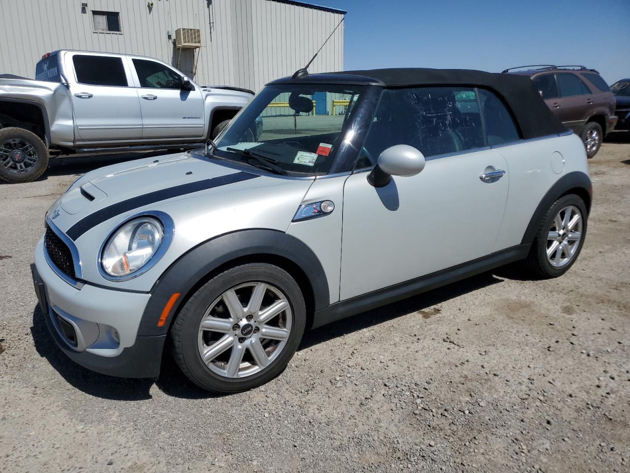 2011 MINI Convertible S, VIN WMWZP3C55BTX84489 — Механическое