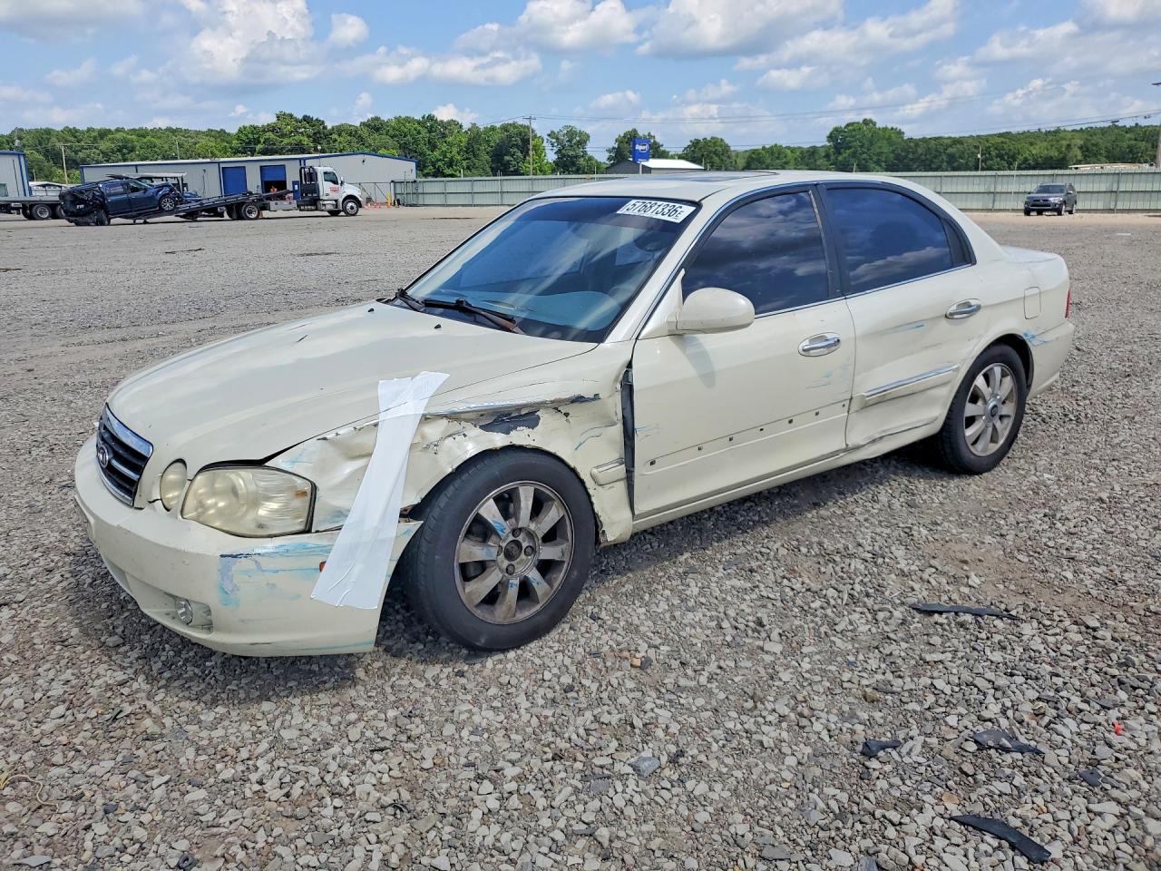 2006 Kia Optima LX, VIN KNAGD128X65444054 — Перед