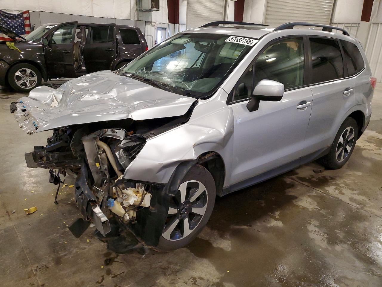 2017 Subaru Forester Premium, VIN JF2SJAGC5HH514842 — Front end
