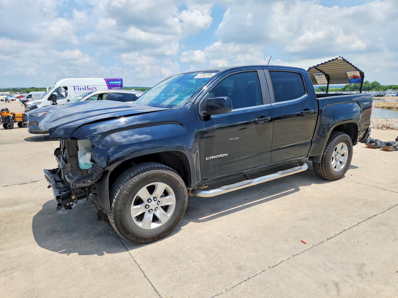 2017 GMC Canyon 4WD SLE, VIN 1GTG6CEN4H1144062 — Front end