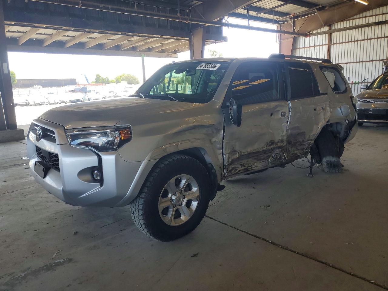 2021 Toyota 4Runner SR5, VIN JTEMU5JR1M5942434 — Side