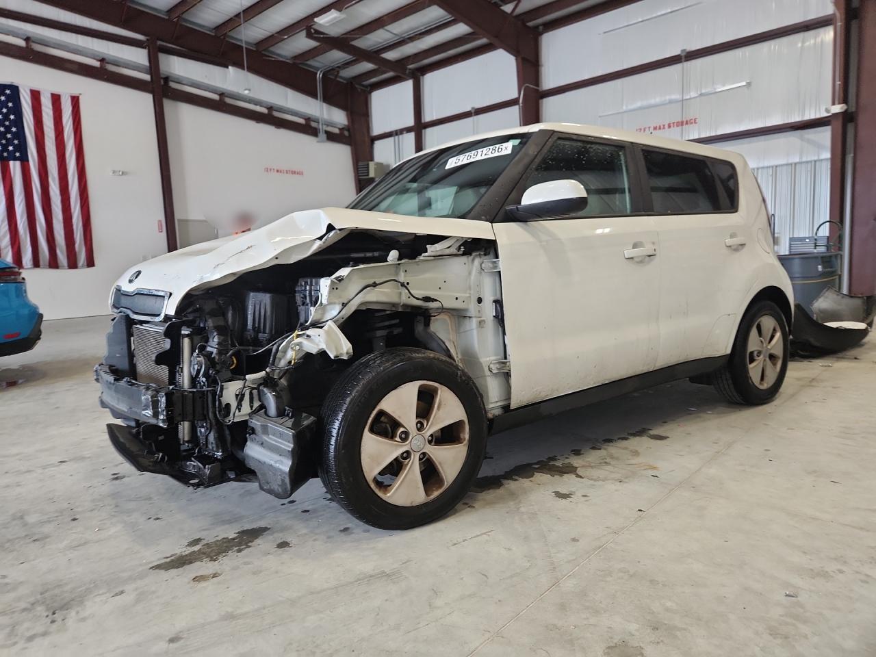 2015 Kia Soul, VIN KNDJN2A26F7797761 — Front end
