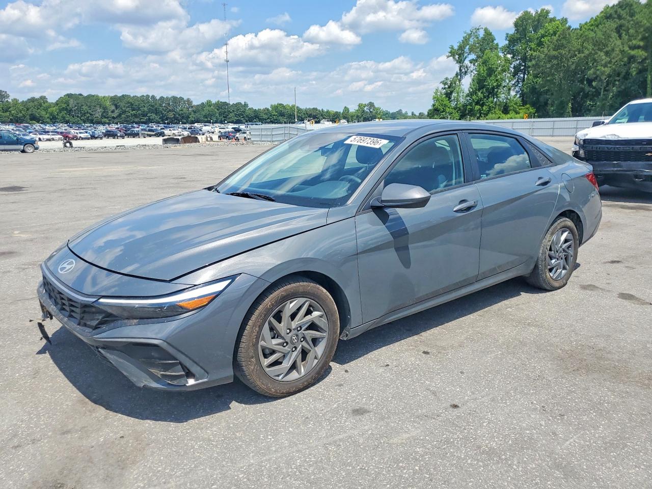 2024 Hyundai Elantra SEL, VIN KMHLM4DG6RU768907 — Front end