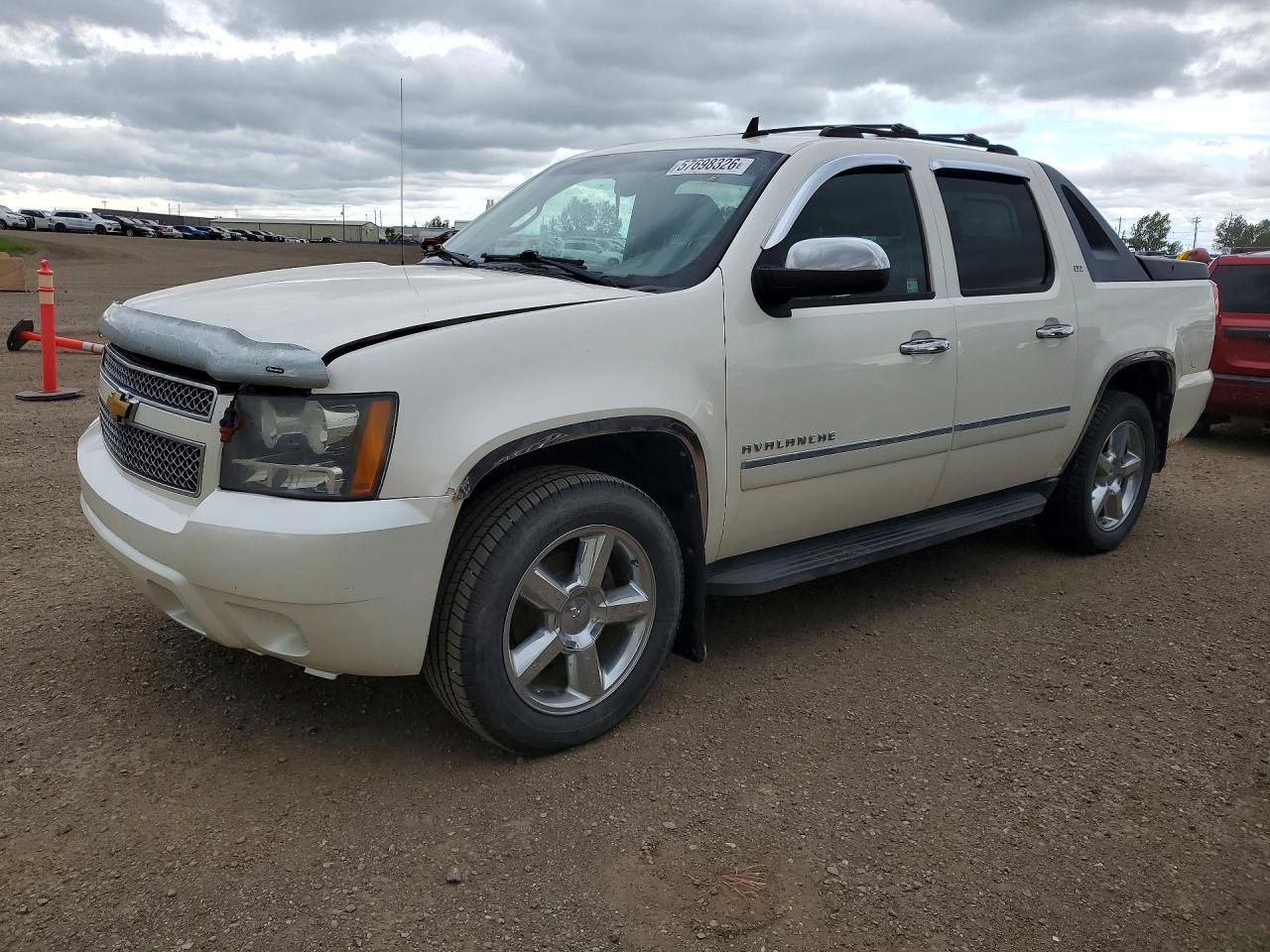 2010 Chevrolet Avalanche, VIN 3GNVKGE27AG256319 — Rear end
