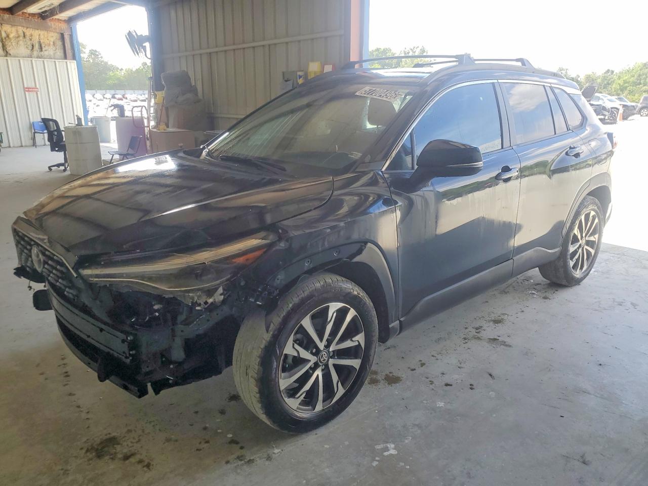 2025 Toyota Corolla Cross XLE, VIN 7MUDAABG8SV122304 — Front end
