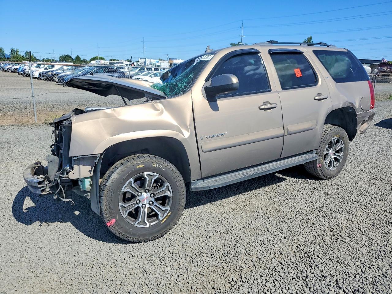 2007 GMC Yukon SLT, VIN 1GKFK13067R346277 — Front end