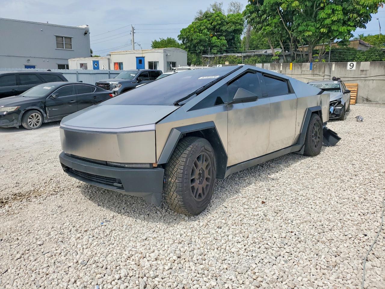 2024 Tesla Cybertruck Cyberbeast, VIN 7G2CEHEE5RA039371 — Rear end