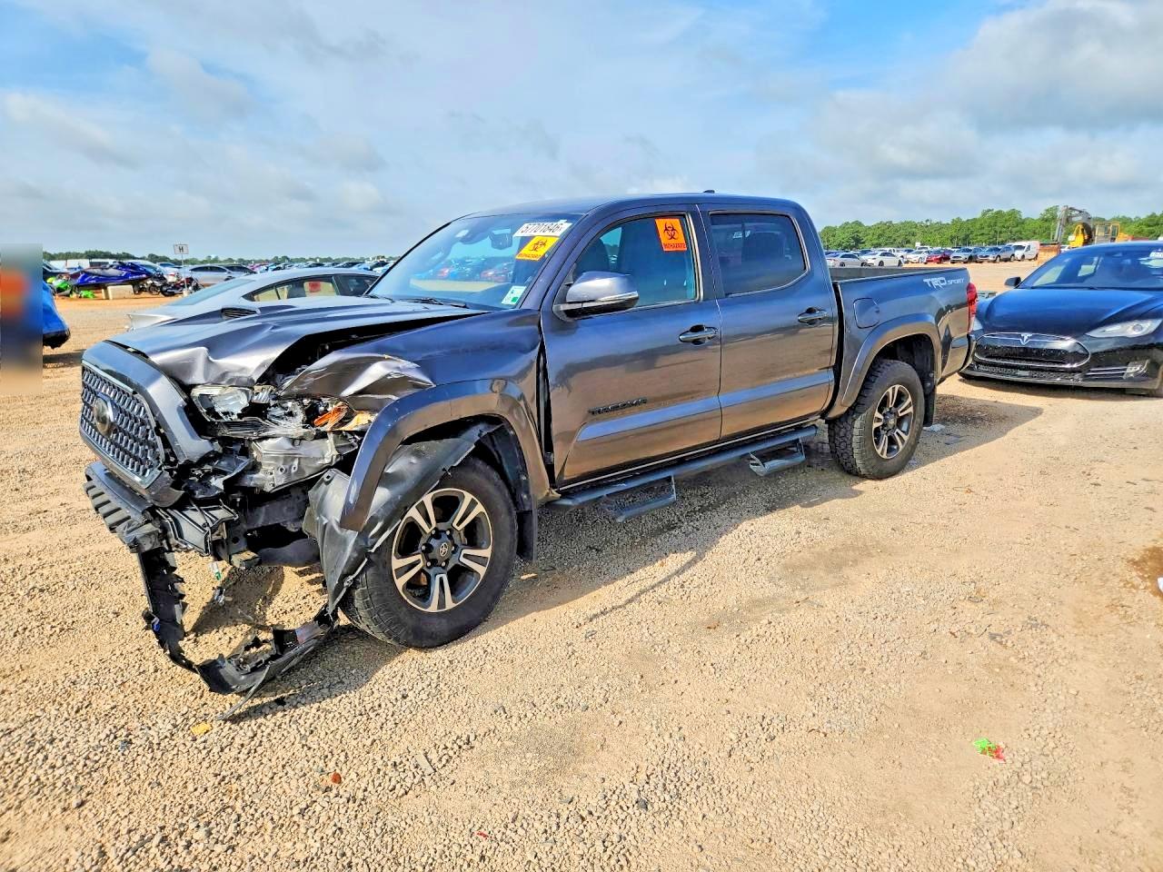 2019 Toyota Tacoma TRD Sport, VIN 5TFAZ5CN8KX080284 — Перед