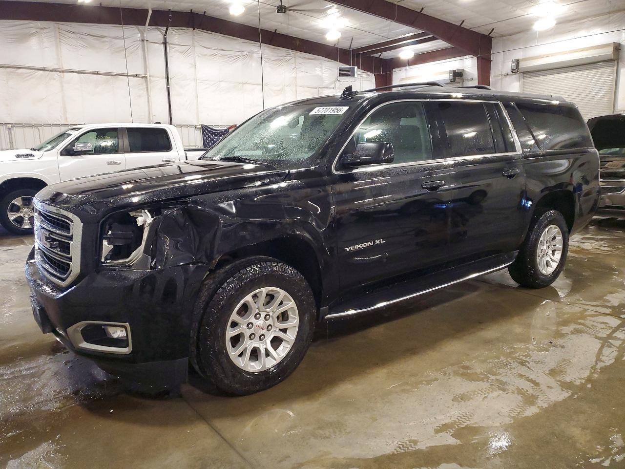 2017 GMC Yukon XL SLT, VIN 1GKS2GKC9HR271525 — Front end