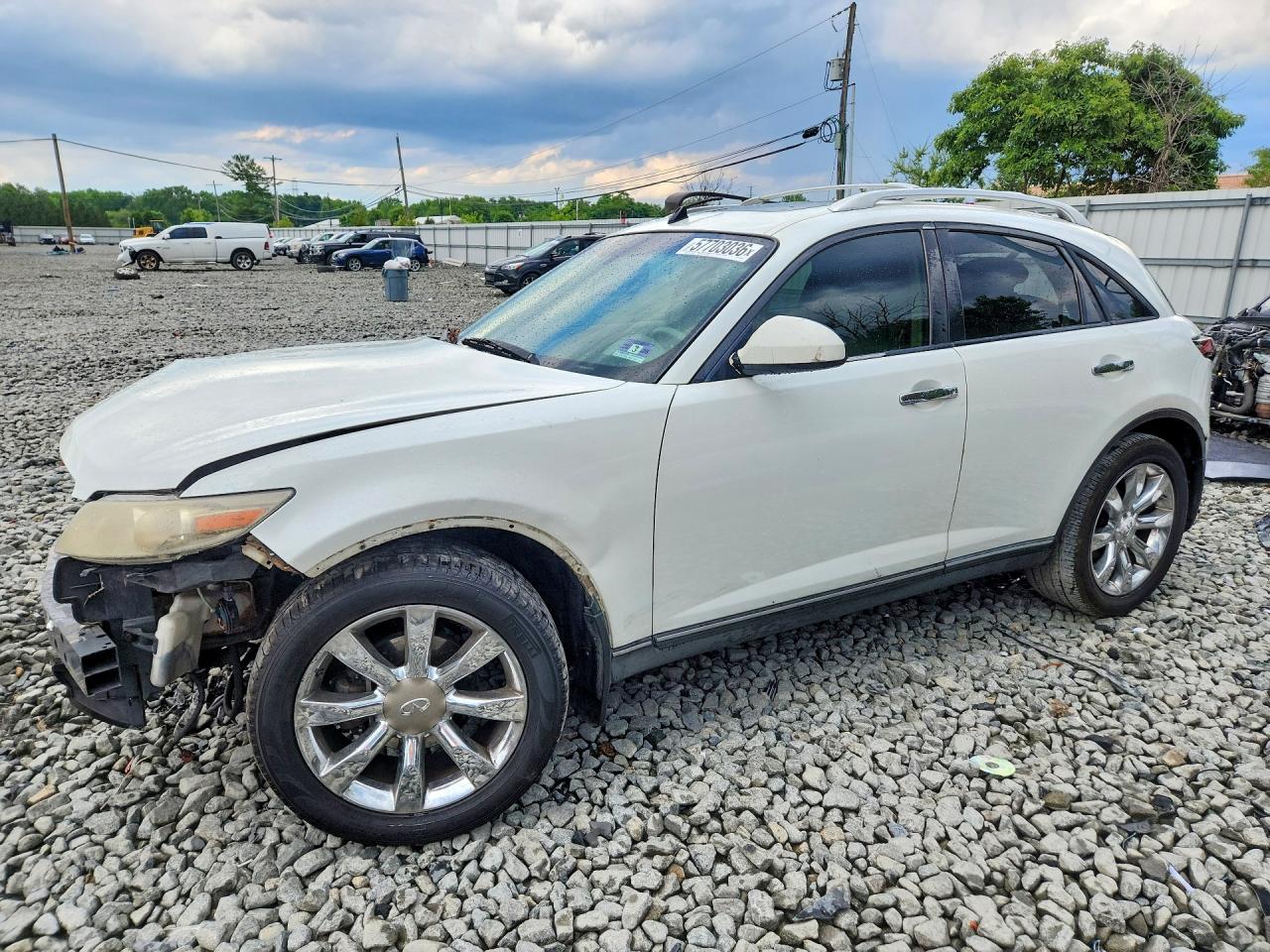 2005 Infiniti FX, VIN JNRBS08W65X402289 — Front end
